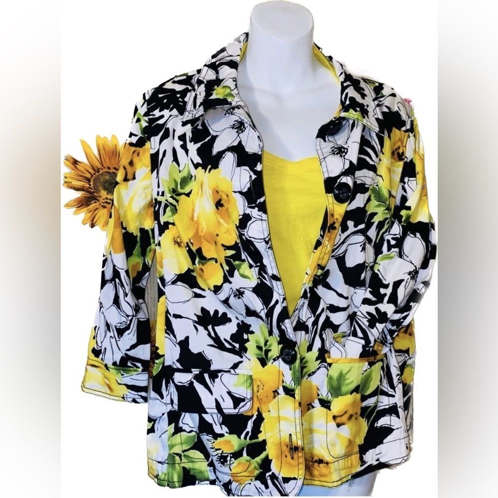 Floral Christopher & Banks Black White Yellow Rose Jacket Woman’s size L